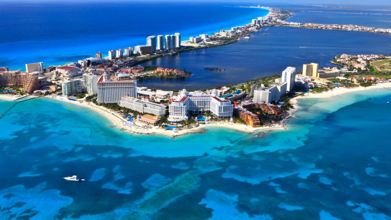 How to get to and around Cancun’s Hotel Zone with Mayan Luxury Transfers